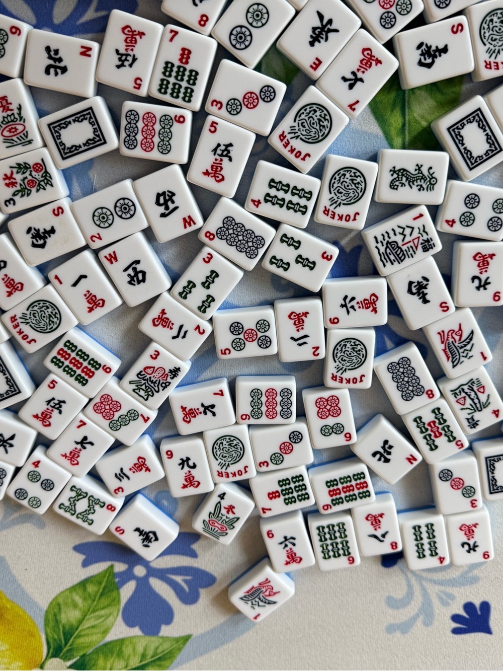 American Mahjong Set. Excellent condition.Dice, Dice pouch & Tile Bag included - Picture 7 of 15